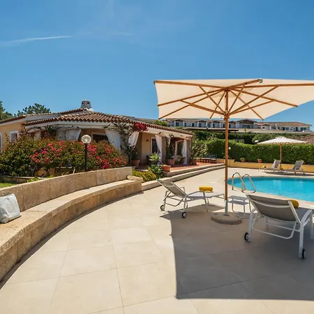 Baja Sardinia - Lussuosa Piscina Vista Mare Cala Bitta